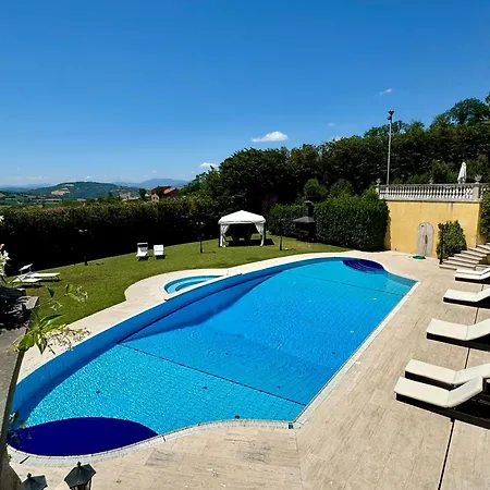 Living La Dolce With Pool