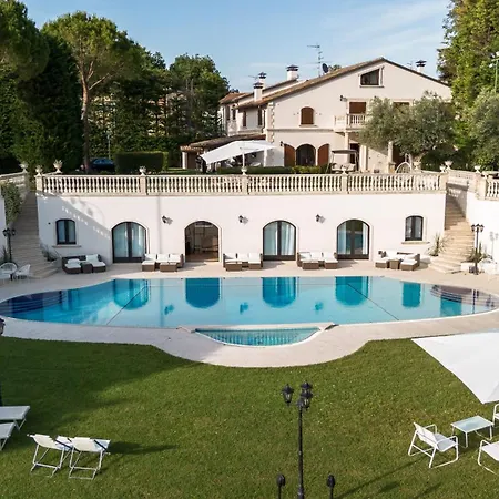 Living La Dolce With Pool * SantʼAngelo in Lizzola