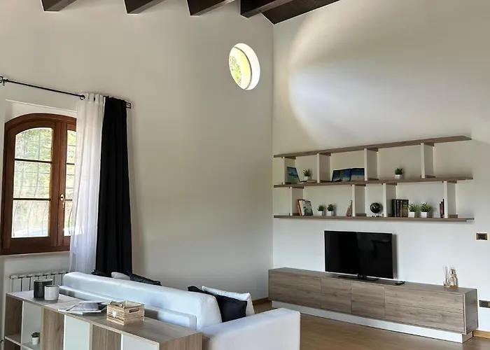 Living La Dolce With Pool SantʼAngelo in Lizzola